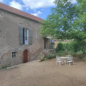 https://gite-le-vieux-perrin-andelaroche.hotels-rhonealpes.com